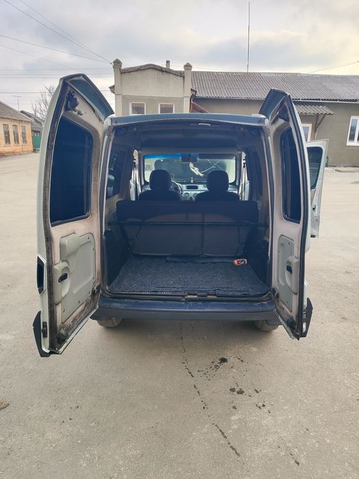 Автомобілі Renault kengo