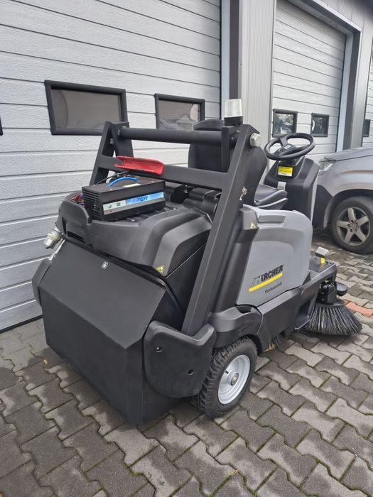 Zamiatarka Karcher KM 105/110 R