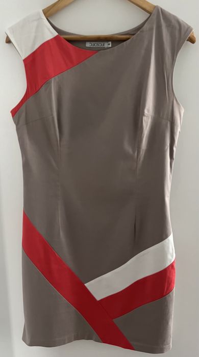 Ołówkowa sukienka Quiosque r. 40