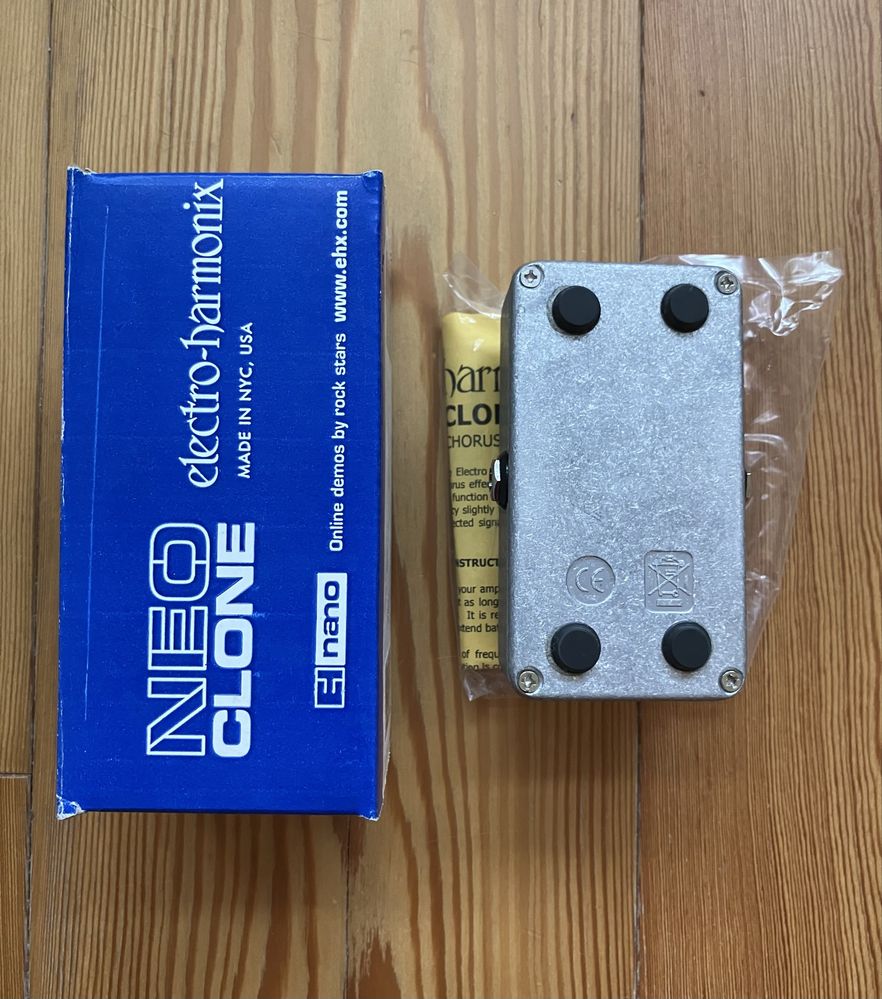 Pedal de Chorus Electro Harmonix Neo Clone