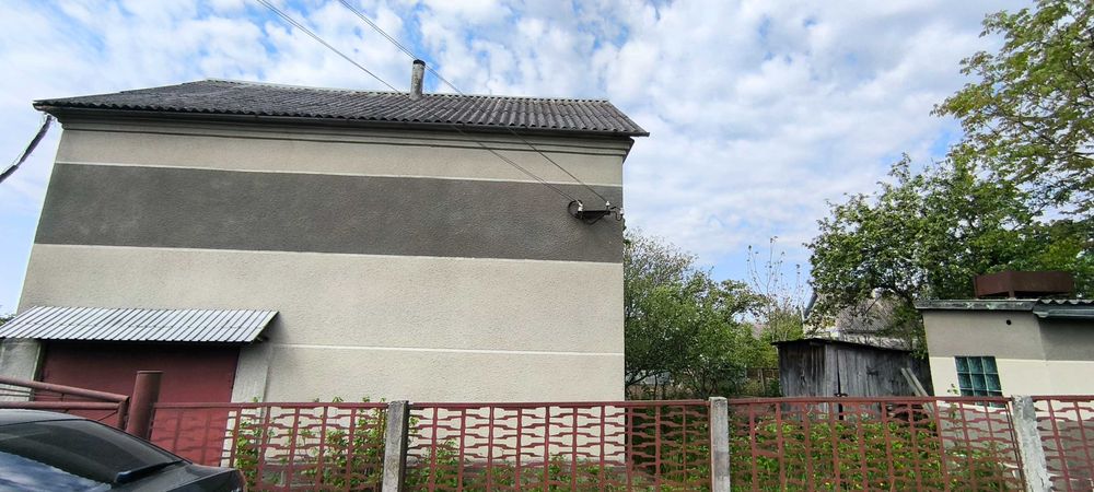 Дачний будинок з землею