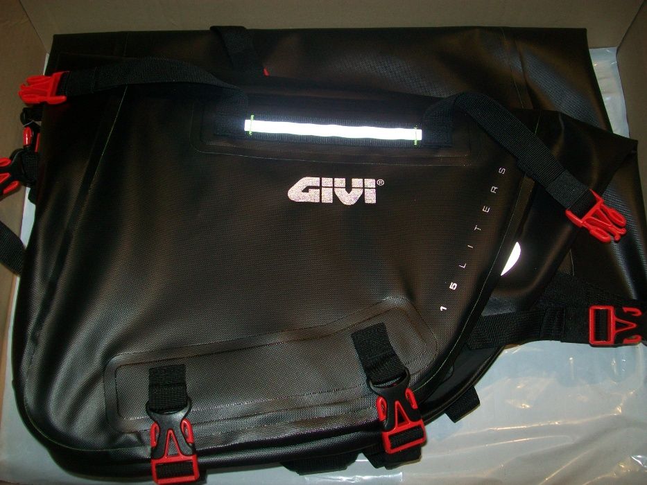 GRT718 GIVI sakwy ,torby wodoszczelne 2 x 15 litrów , para , GRT708