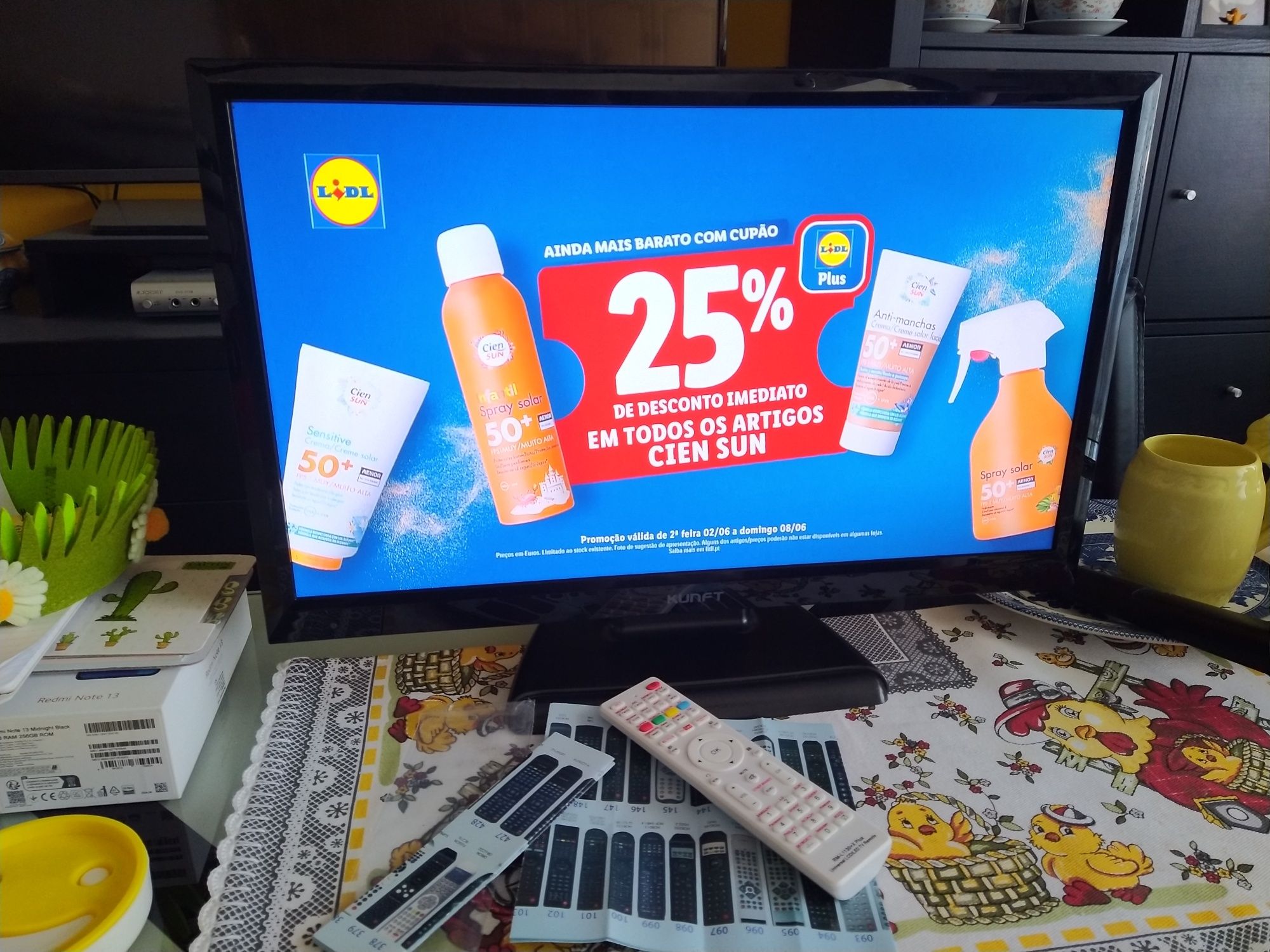 TV televisão monitor KUNFT casa quarto apartamento vivenda escritório.