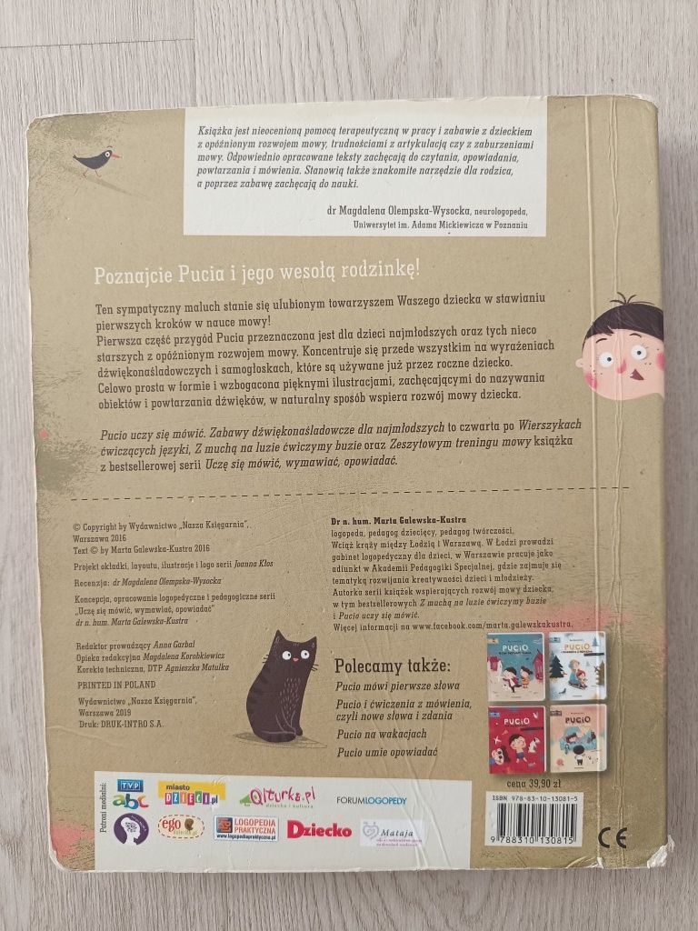 Pucio uczy się mówić