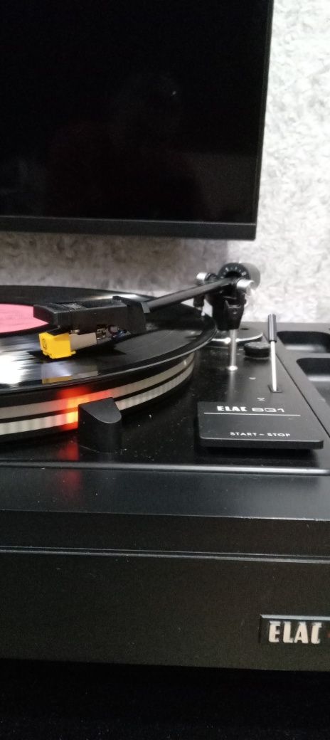 Fajny gramofon ELAC 831 automat