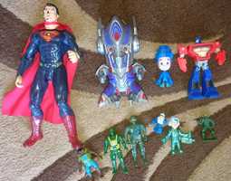 Супермен, роботи, фігурки