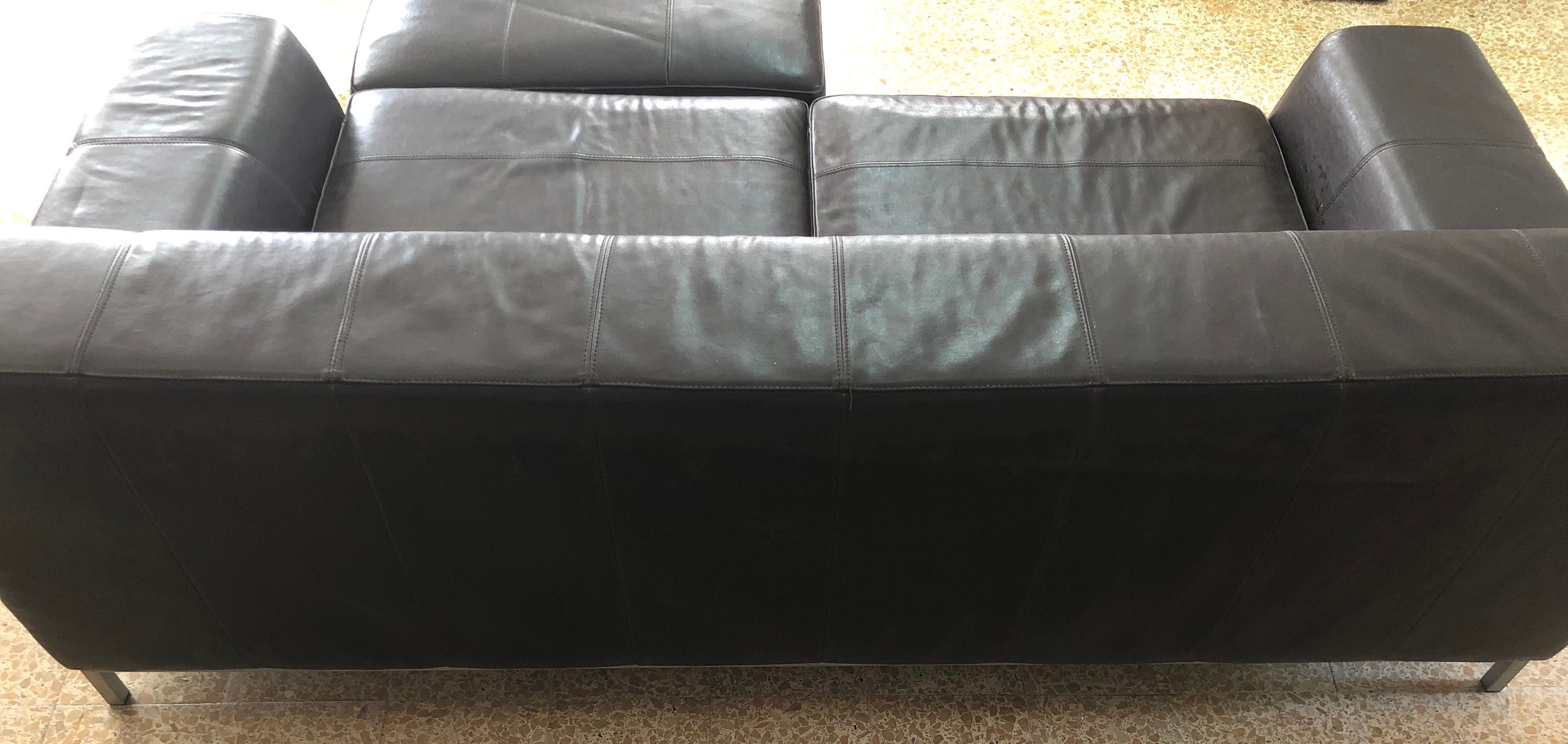 Sofa cabedal preto com chaise longue