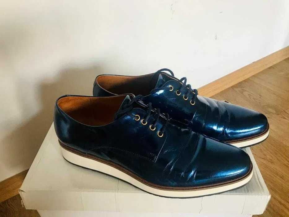 Granatowe buty lakierki Gino Rossi 38