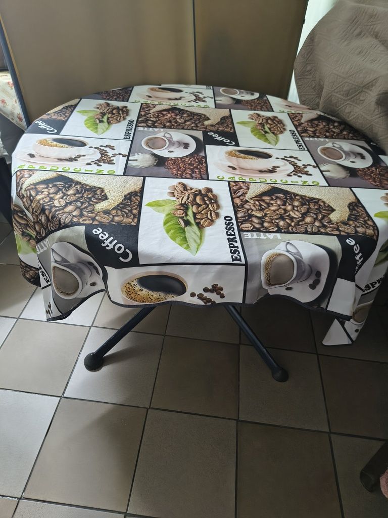 Sprzedam solidny duży okrągły  Stoł