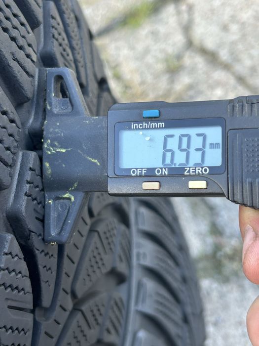 108 Opony Zimowe Bridgestone 225/45/18 Bardzo Ładne