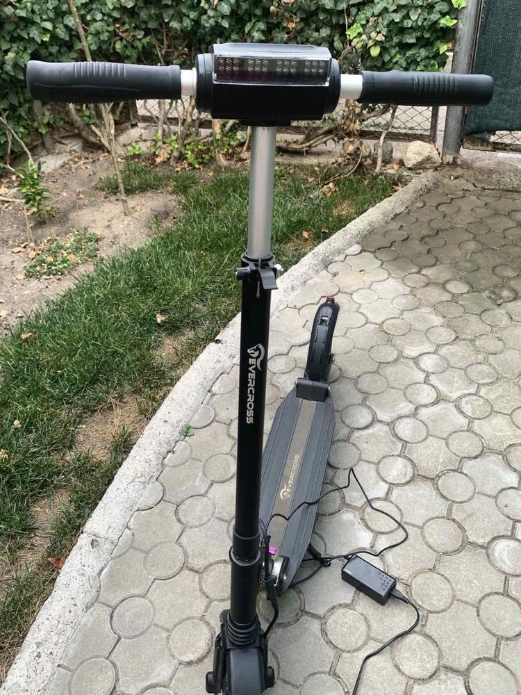 Электро-самокат EverCross E1
