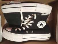 Converse czarne.