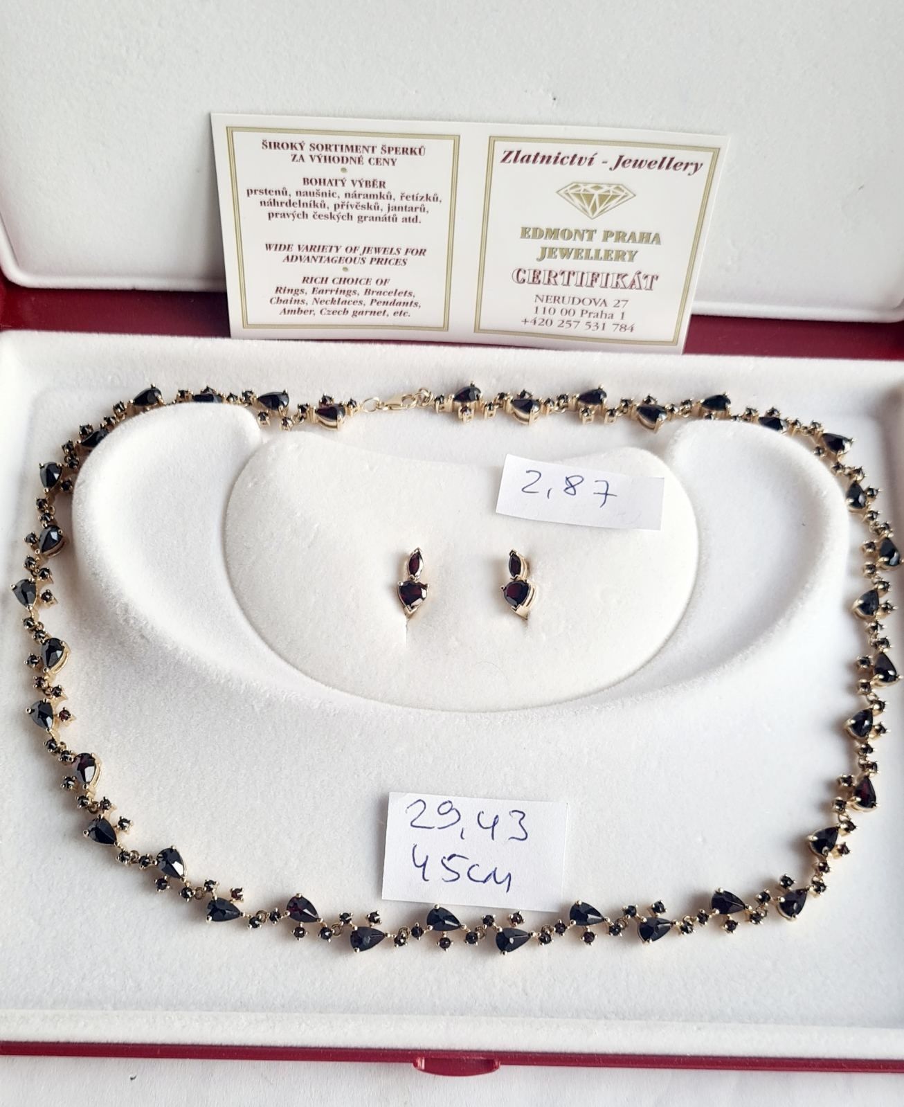Продам комплект колье и серьги с гранатами
