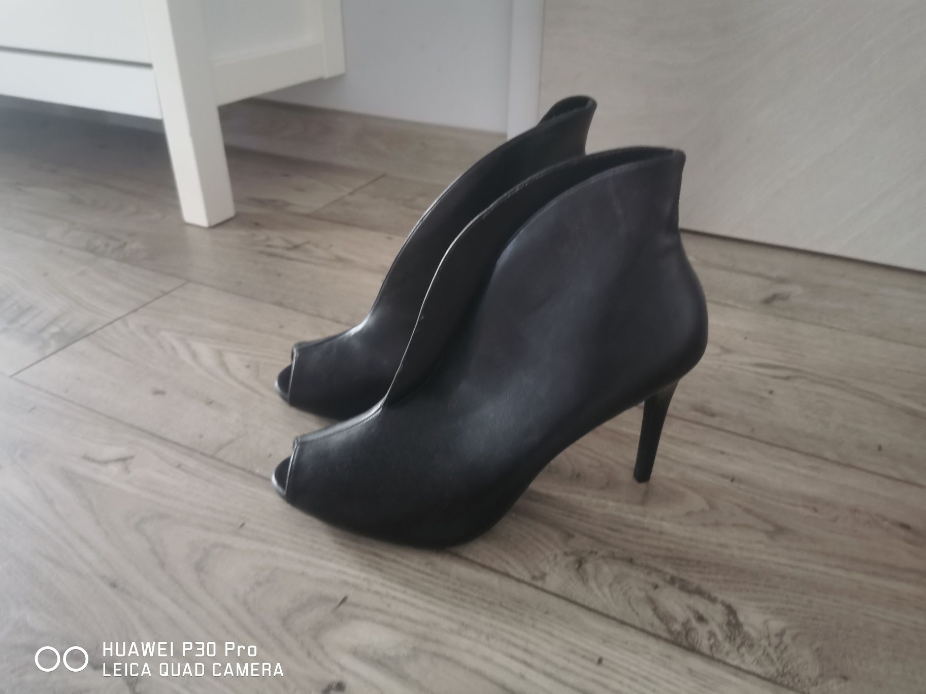 Szpilki czółenka r 45 Nowe czarne