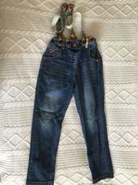 Spodnie jeansowe na szelkach Next 110