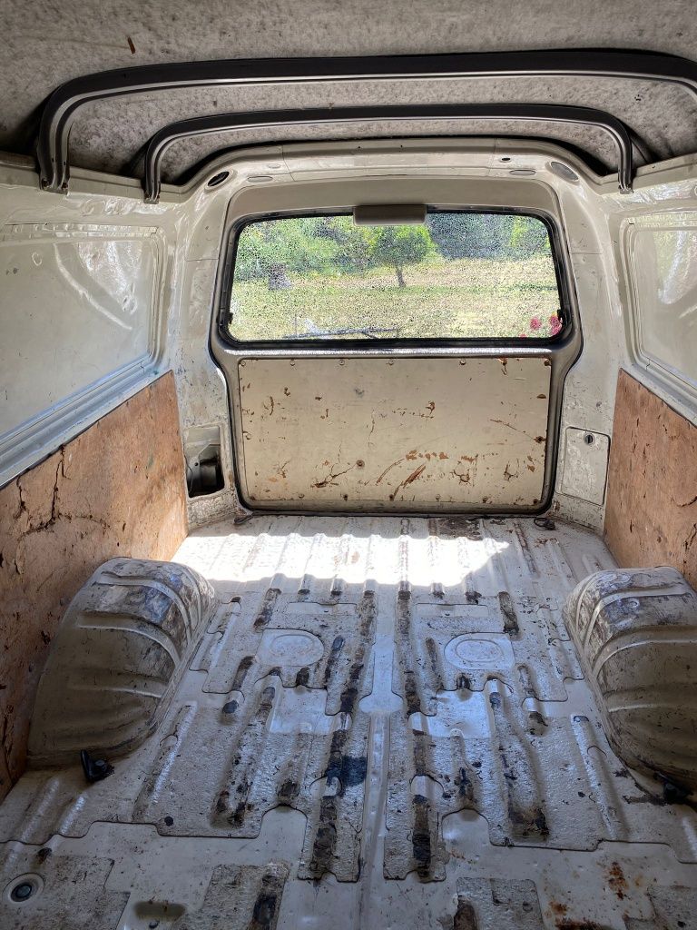 Mitsubishi L400 2.5TD