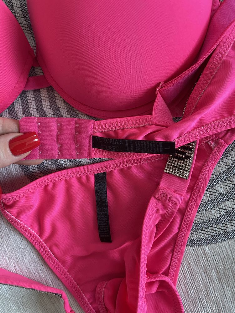 Набір нижньої білизни Victoria’s Secret труси бюсгальтер