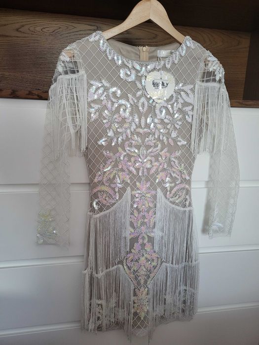 Sukienka mini z cekinami/frędzlami r.S