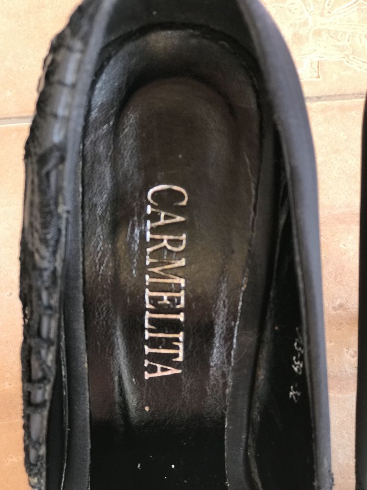 Туфлі атласні  з вишивкою Carmelita.