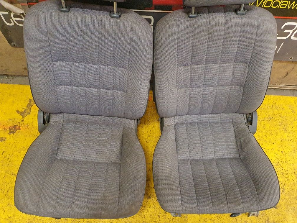 Nissan Terrano I Fotele Przednie Prawy Lewy Komplet Przód