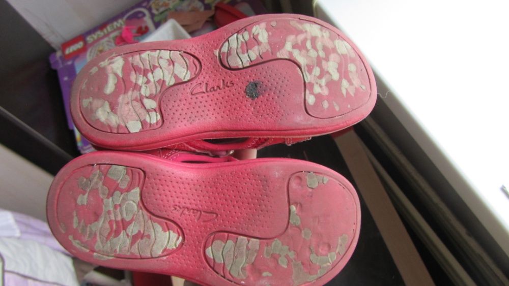 Продам босоножки Clarks Doodles 8p.