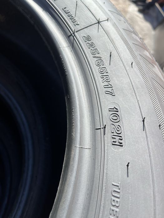 Шини 225/65 R17 Bridgestone Blizzak LM-80 EVO резина бу зима