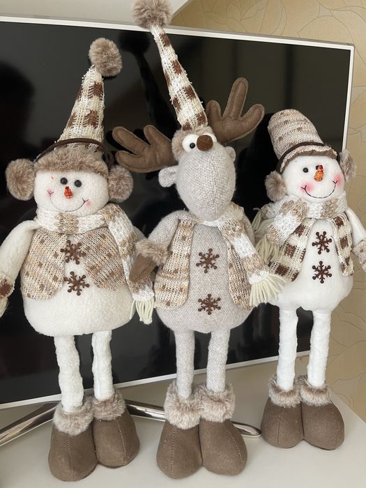 Новорічні святкові іграшки гноми , сніговики , олені