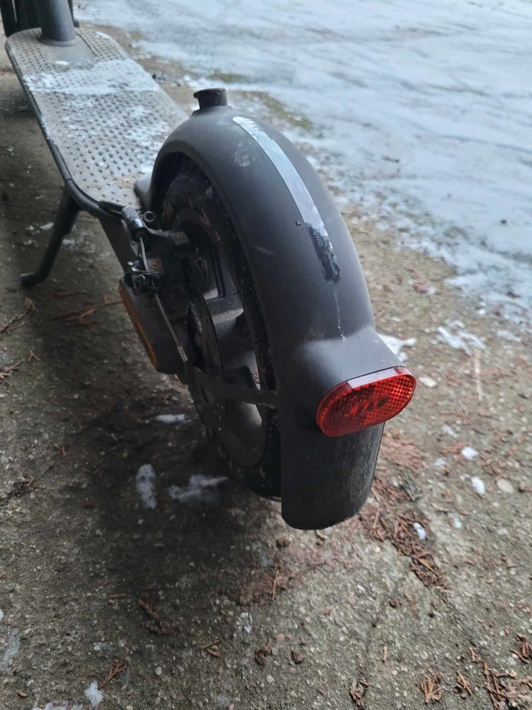 Hulajnoga elektryczna Xiaomi mi electric scooter essential