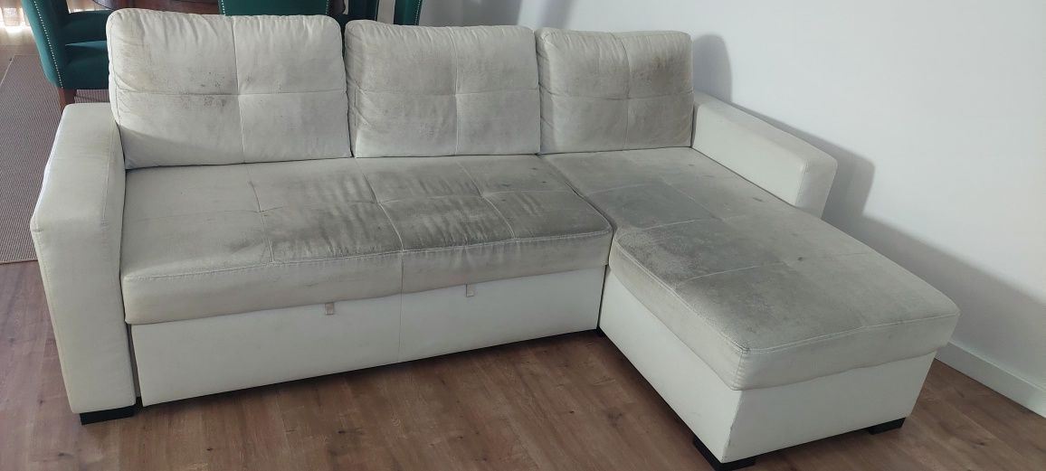 Sofá do IKEA em mau estado