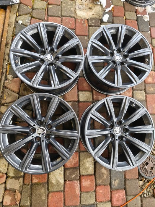 Felgi aluminiowe 18 Skoda Octavia SuperB Kodiaq Karoq 5x112