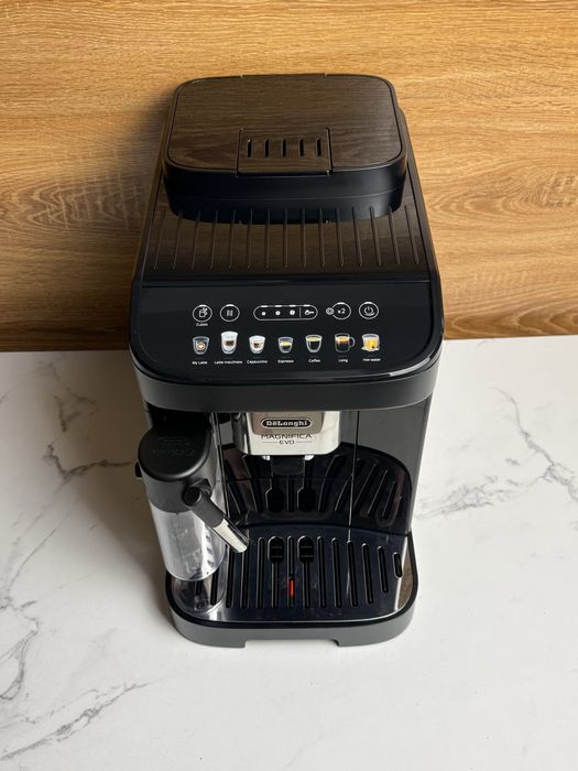 Кавомашина Delonghi Magnifica Evo 23 рік з Гарантією !