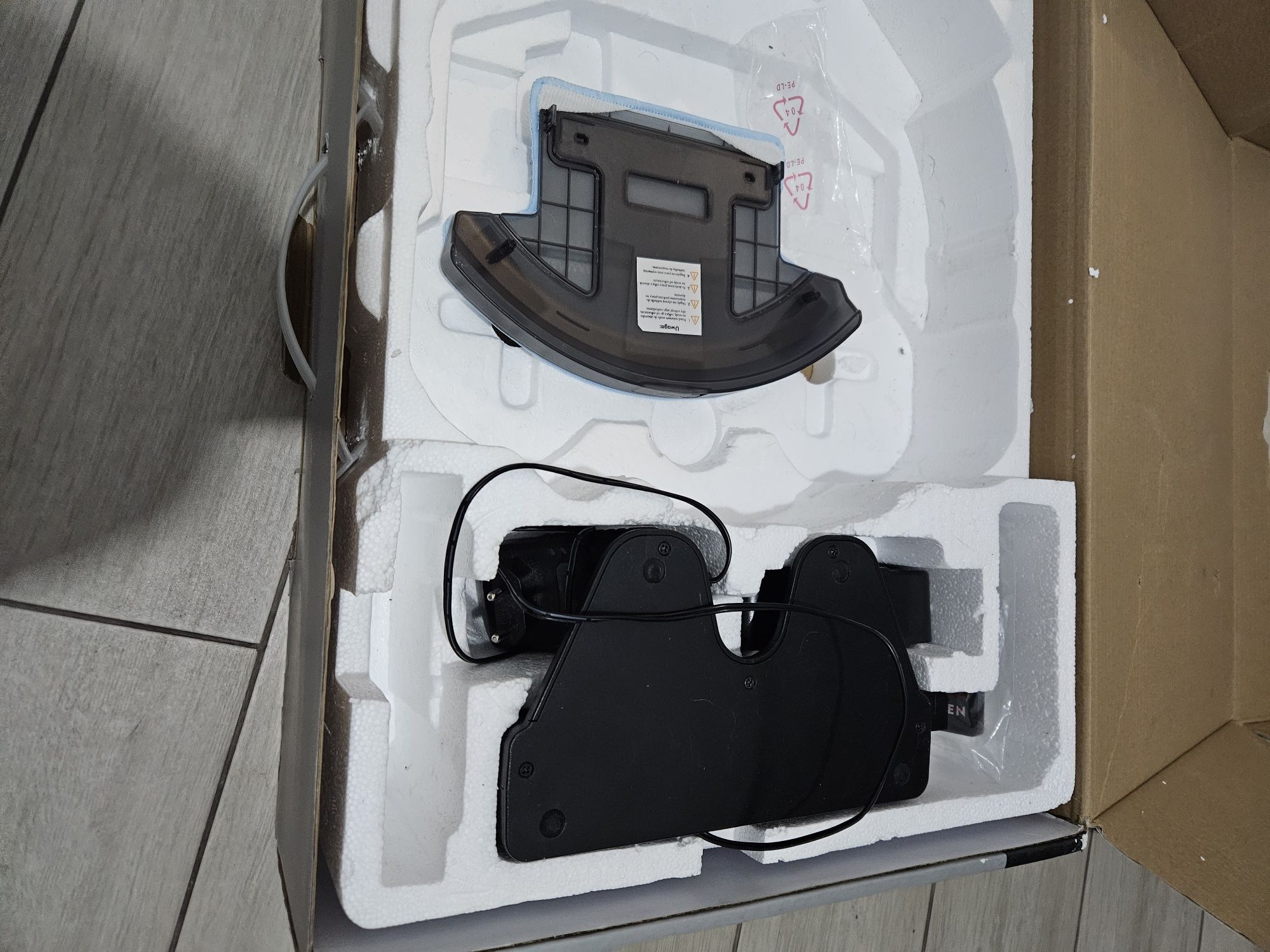 Robot sprzątający z funkcją mopowania Raven EOA001