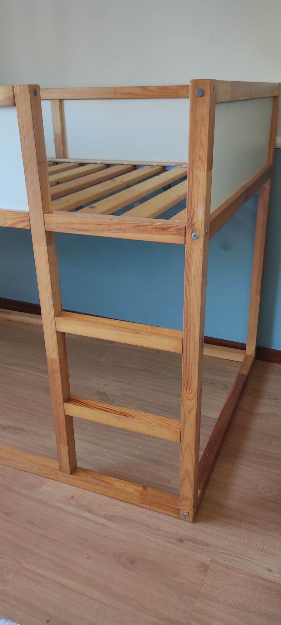 Cama IKEA Kura reversível
