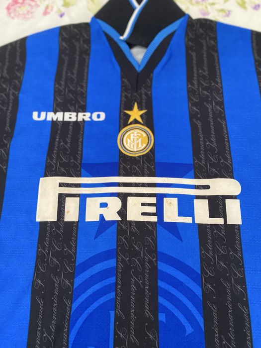 Camisa do inter de milão autografada pelo ronaldo