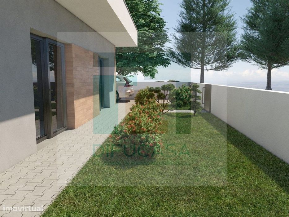 Moradia Independente T4 com 2 Suítes