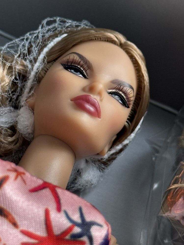 Integrity Toys Bombshell Beach Natalia Fatale Наталія Фаталь базова