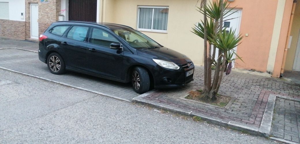 Ford focus 2012 mês de Abril