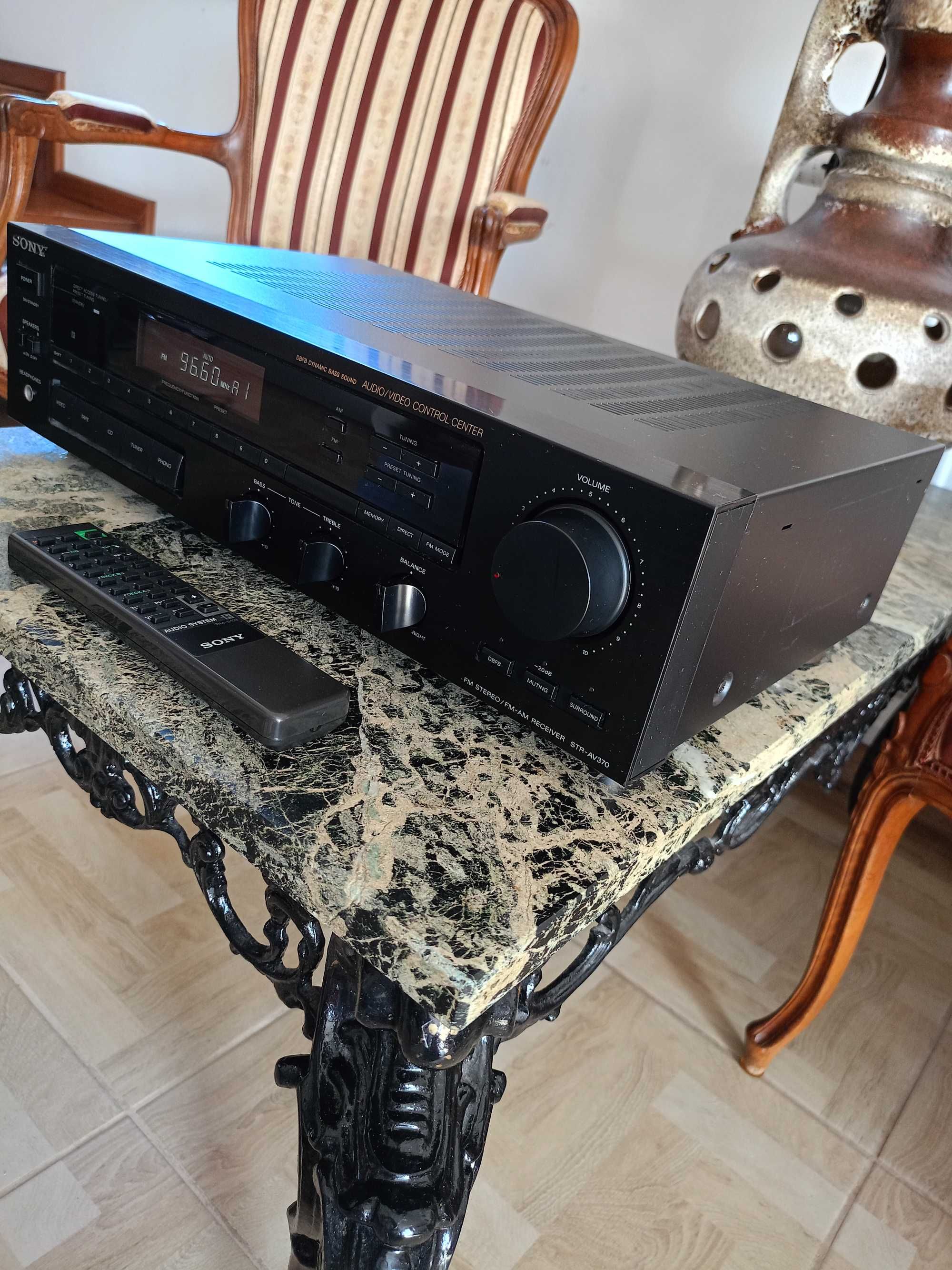 Amplituner Wzmacniacz SONY STR-AV370 z pilotem.