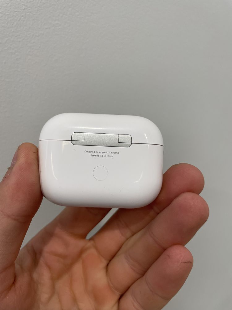 Навушники Apple AirPods Pro на гарантії+ кабель зарядки Lightning