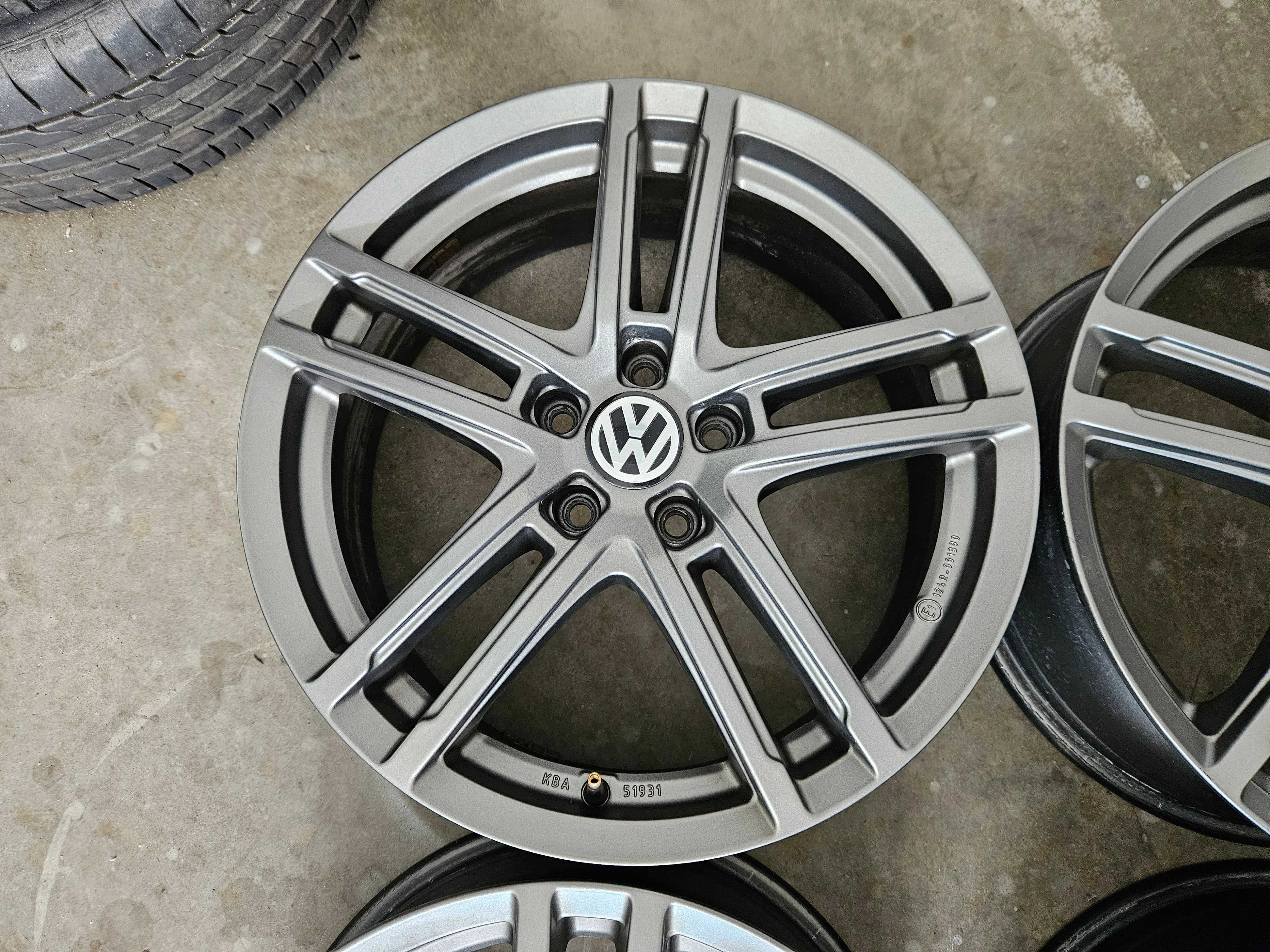 Alufelgi 18" 5x112 VW Passat B6 B7 B8 CC Golf VII Caddy Tiguan Touran