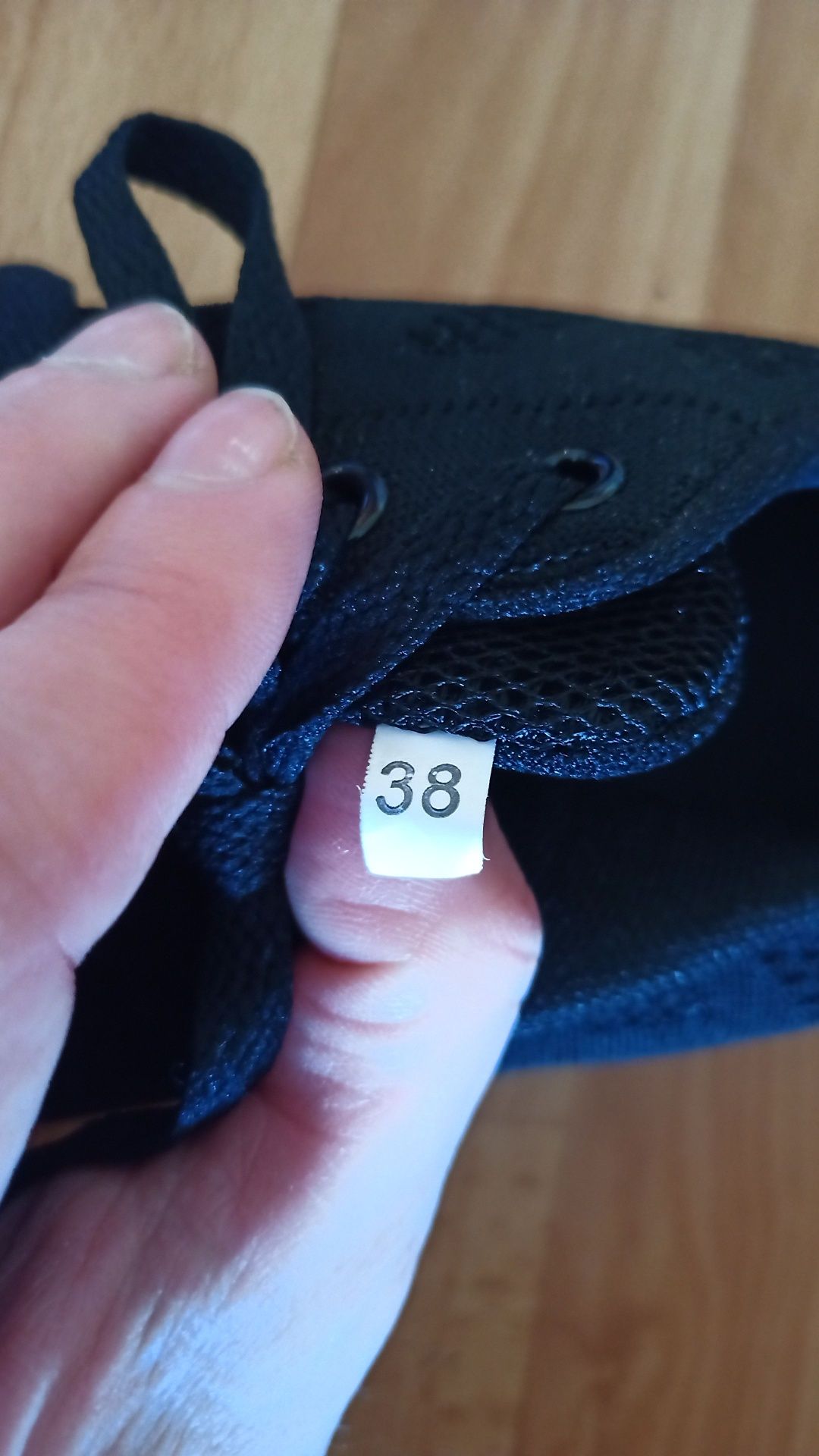 Кросівки, 38 р., 24,5 см, чорні, сіточка