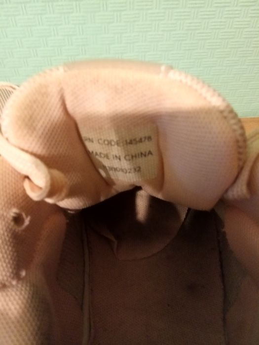 Продам кроссовки женские.Б/у