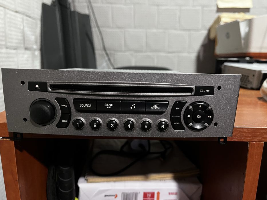 Peugeot/Citroen 308 SW 07 - магнітола EL1736 96650206XH