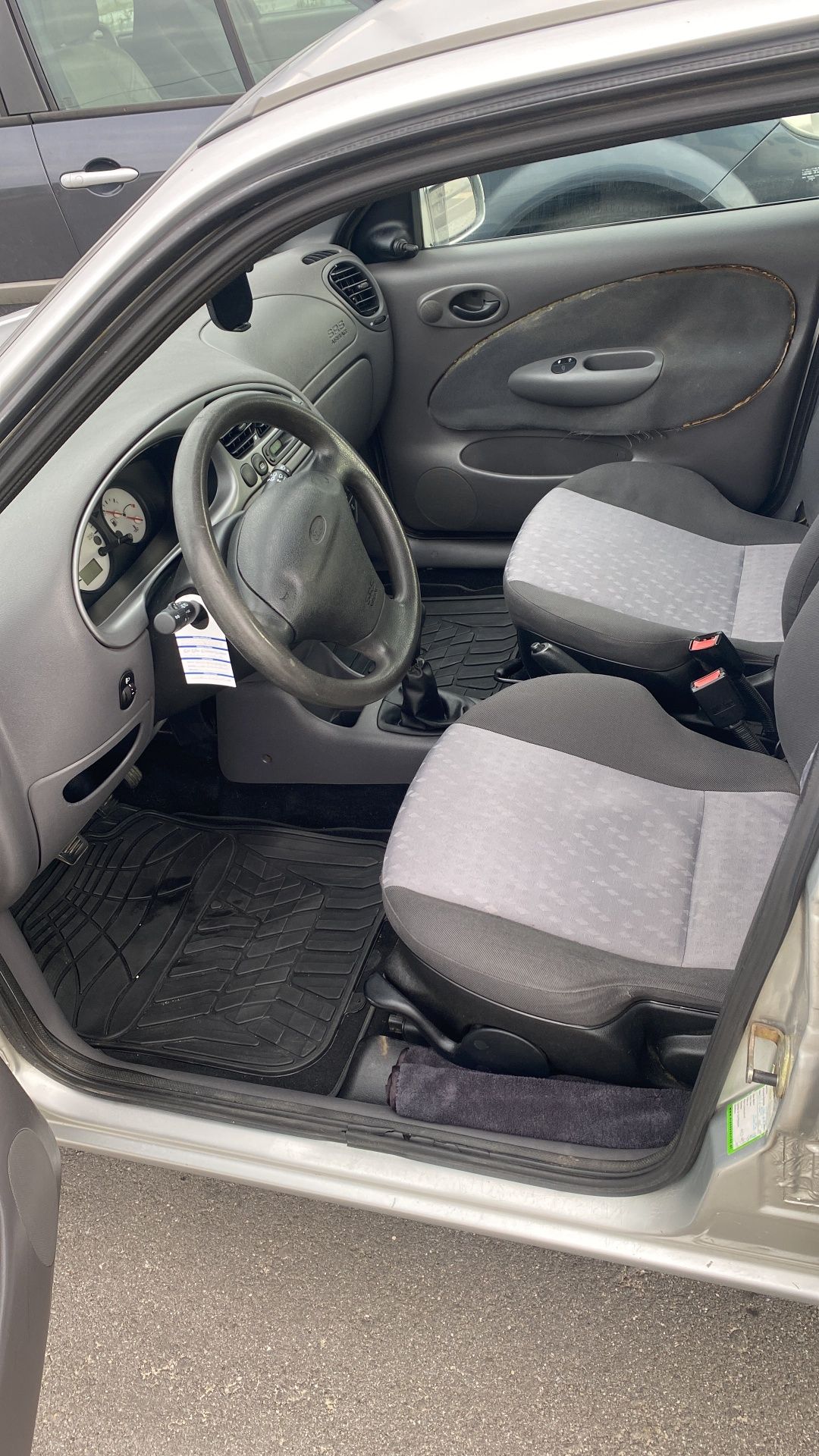 Ford fiesta 2000