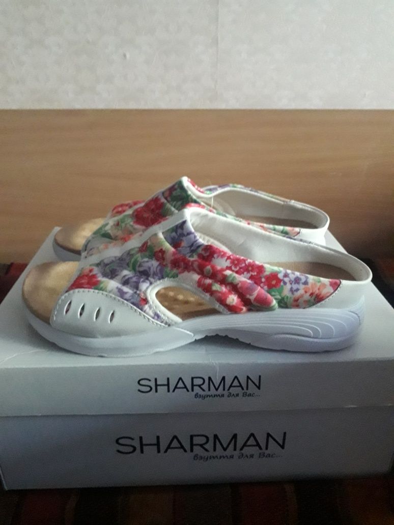 Продам шлепанцы женские