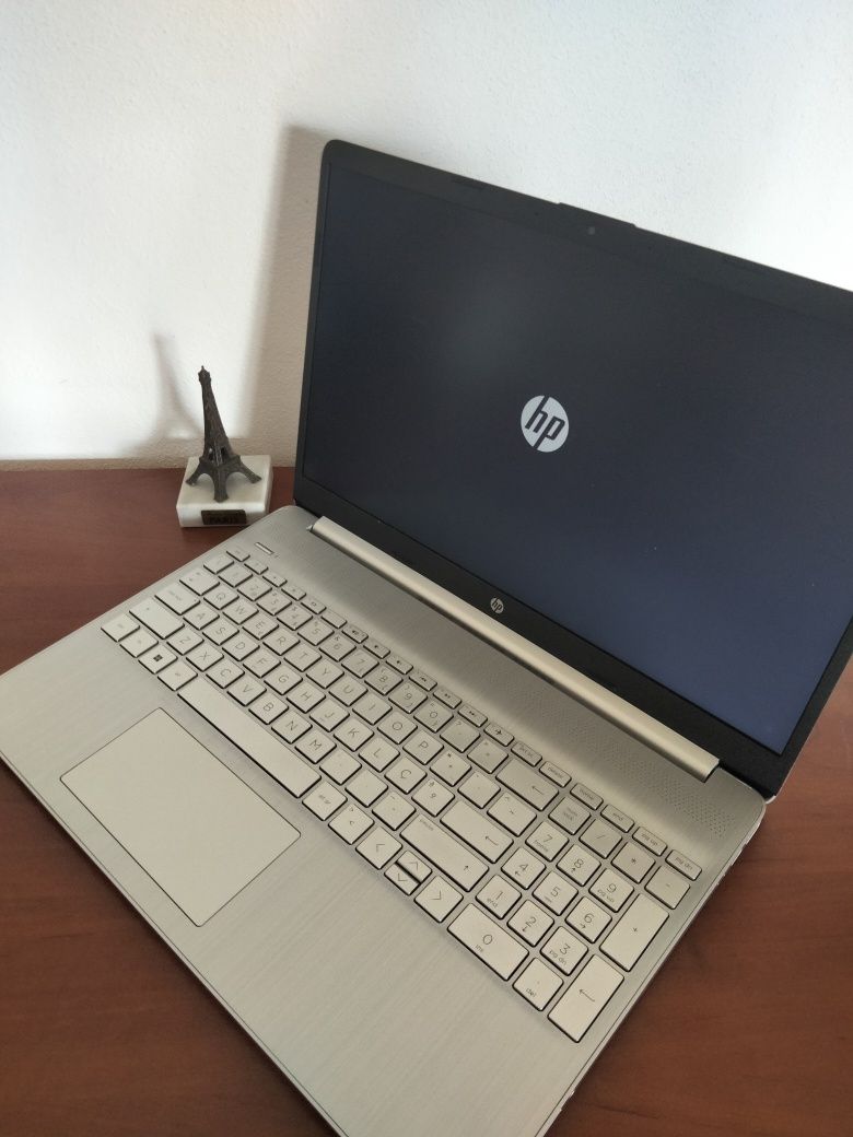 HP 15s-eq2016np – Ryzen 5 • 16GB RAM • 256GB NVMe SSD