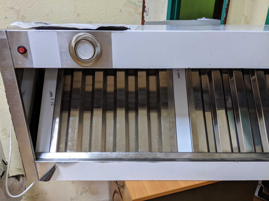 Зонт, вытяжка, пристенный вытяжной с жироуловителями