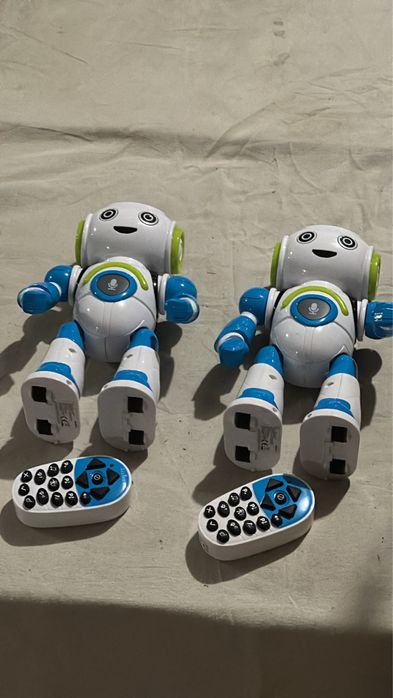 Robos brinquedo crianca