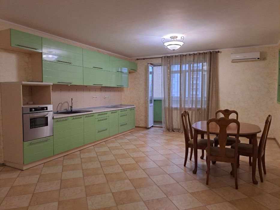 3 кімнатна квартира в новобудові з ремонтом