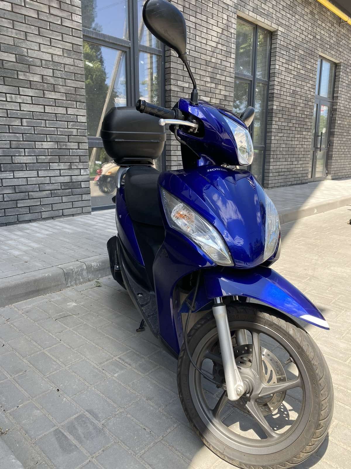 Продам скутер Honda dio110